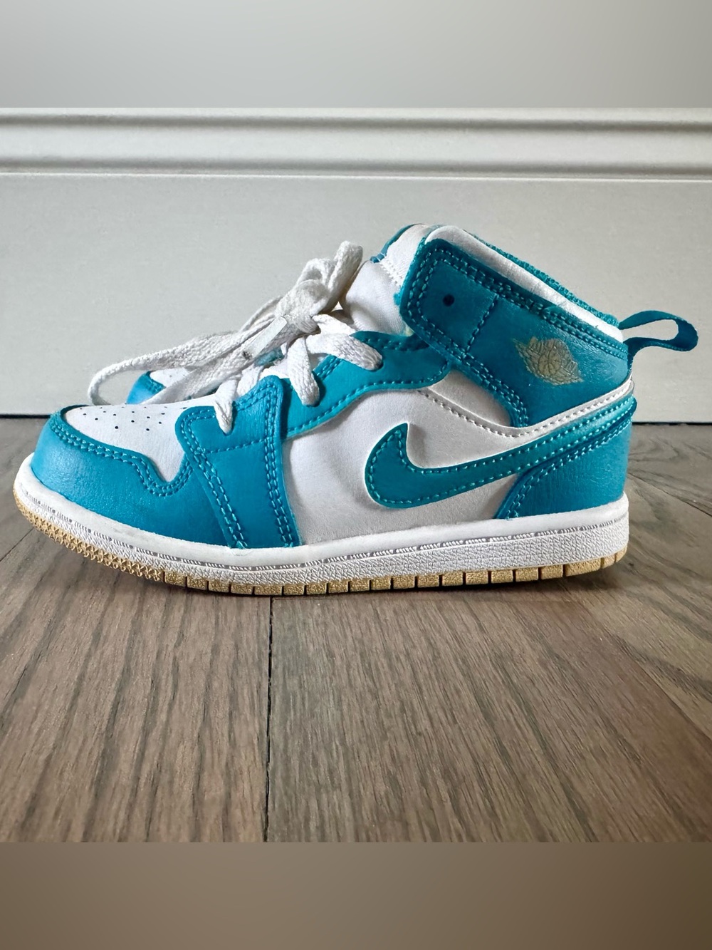 Nike Air Jordan 1 Mid "Aquatone" sneakers